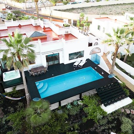 Villa Los Flamencos By Veaco- Beachfront & Pool Корралехо Екстер'єр фото