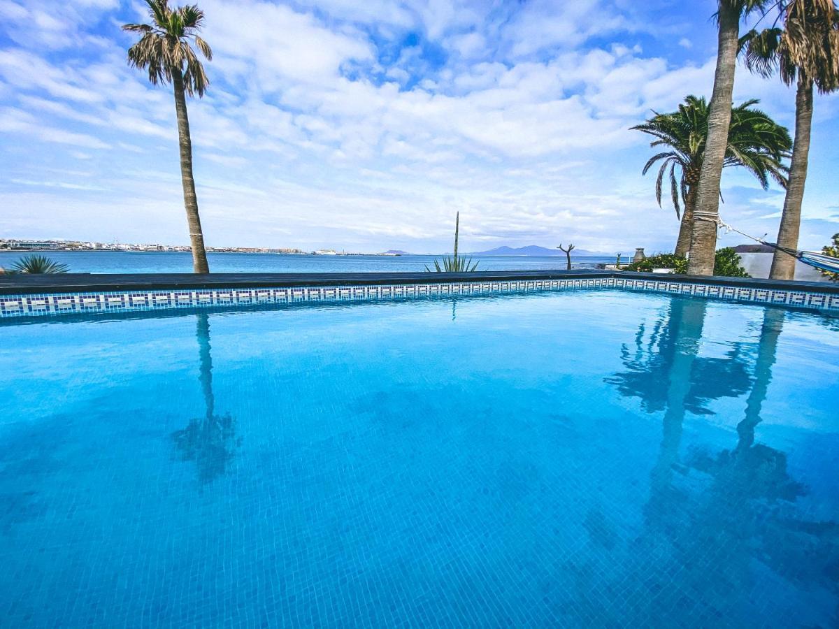 Villa Los Flamencos By Veaco- Beachfront & Pool Корралехо Екстер'єр фото