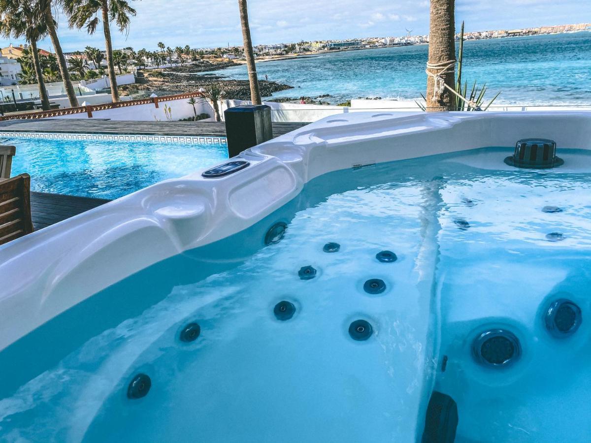 Villa Los Flamencos By Veaco- Beachfront & Pool Корралехо Екстер'єр фото